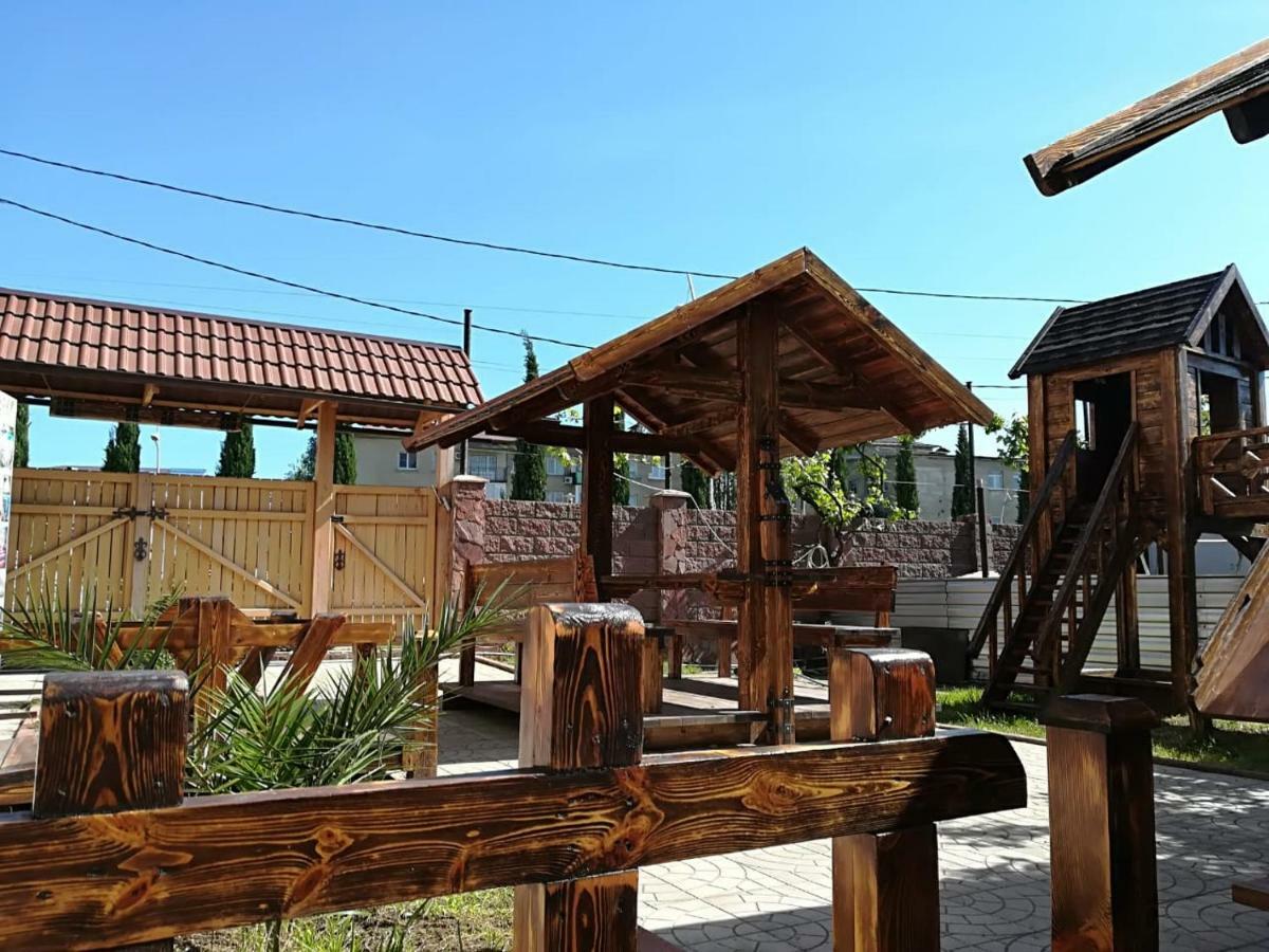 Runo Guest House Gagra Exterior photo
