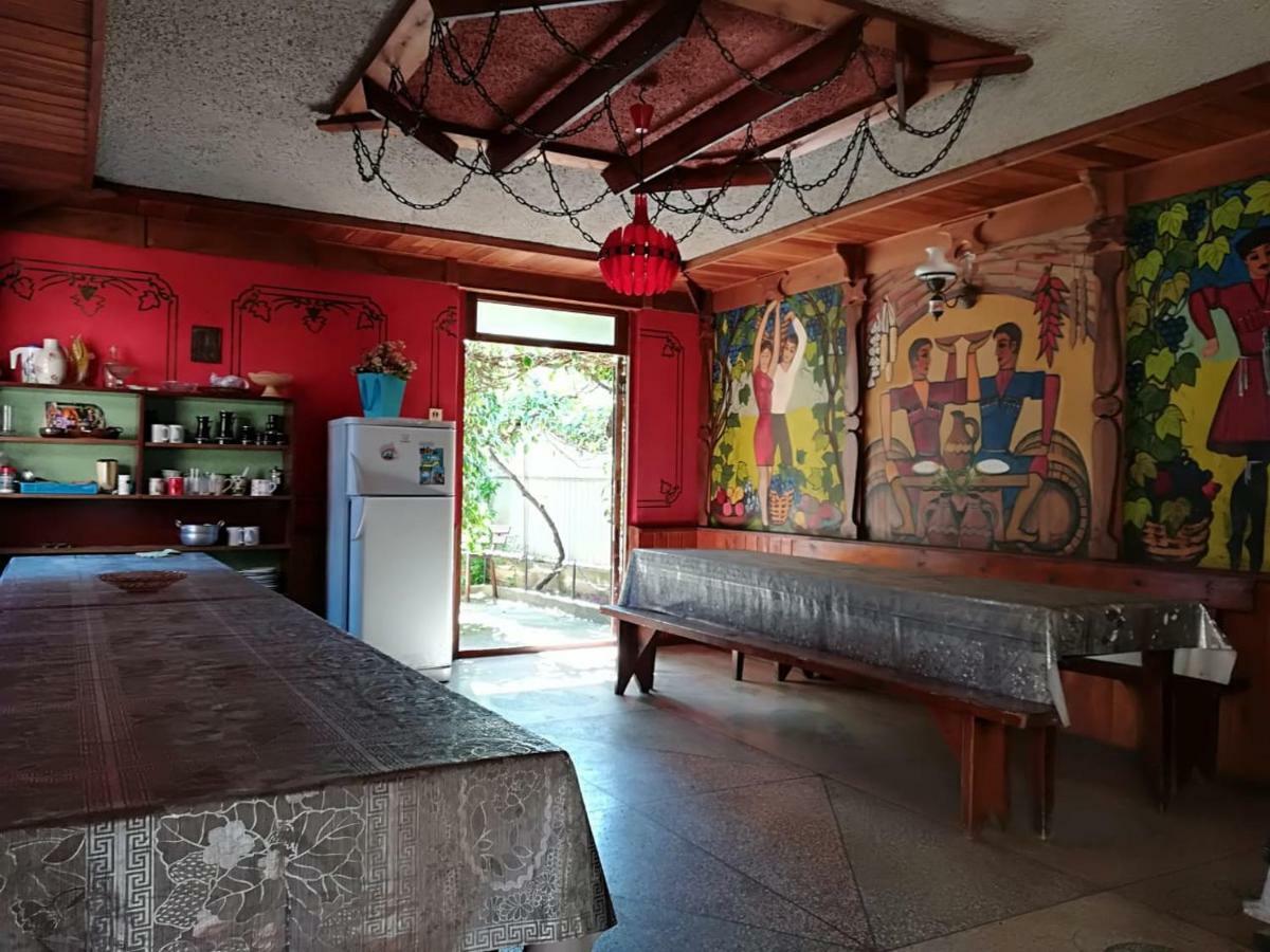 Runo Guest House Gagra Exterior photo